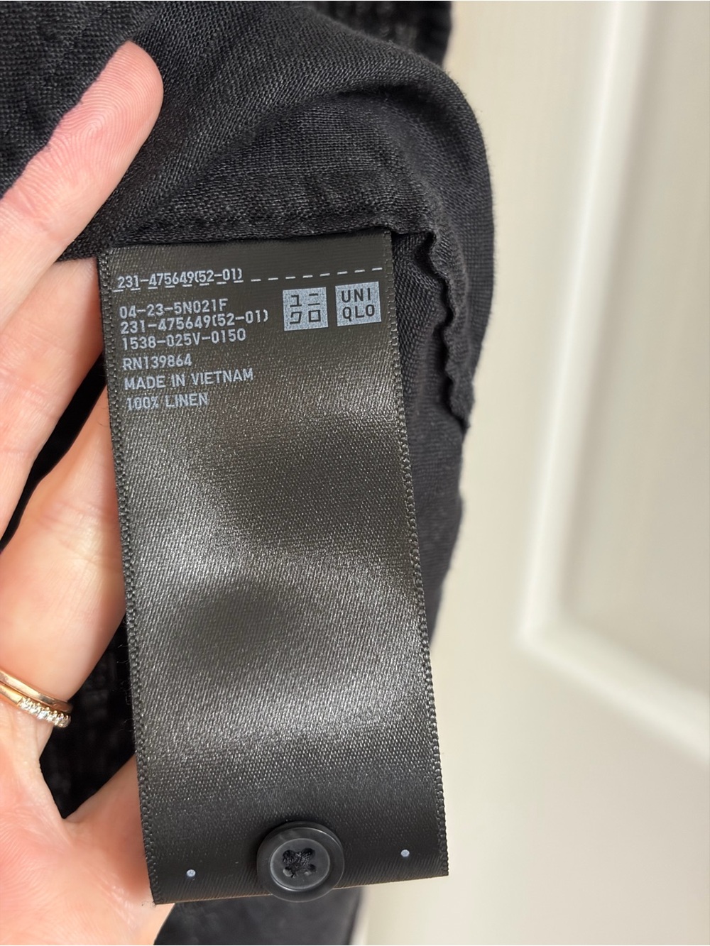 Uniqlo Women’s 100% Premium Linen Skipper Popover Shirt in Black - Size M - Picture 6 of 7
